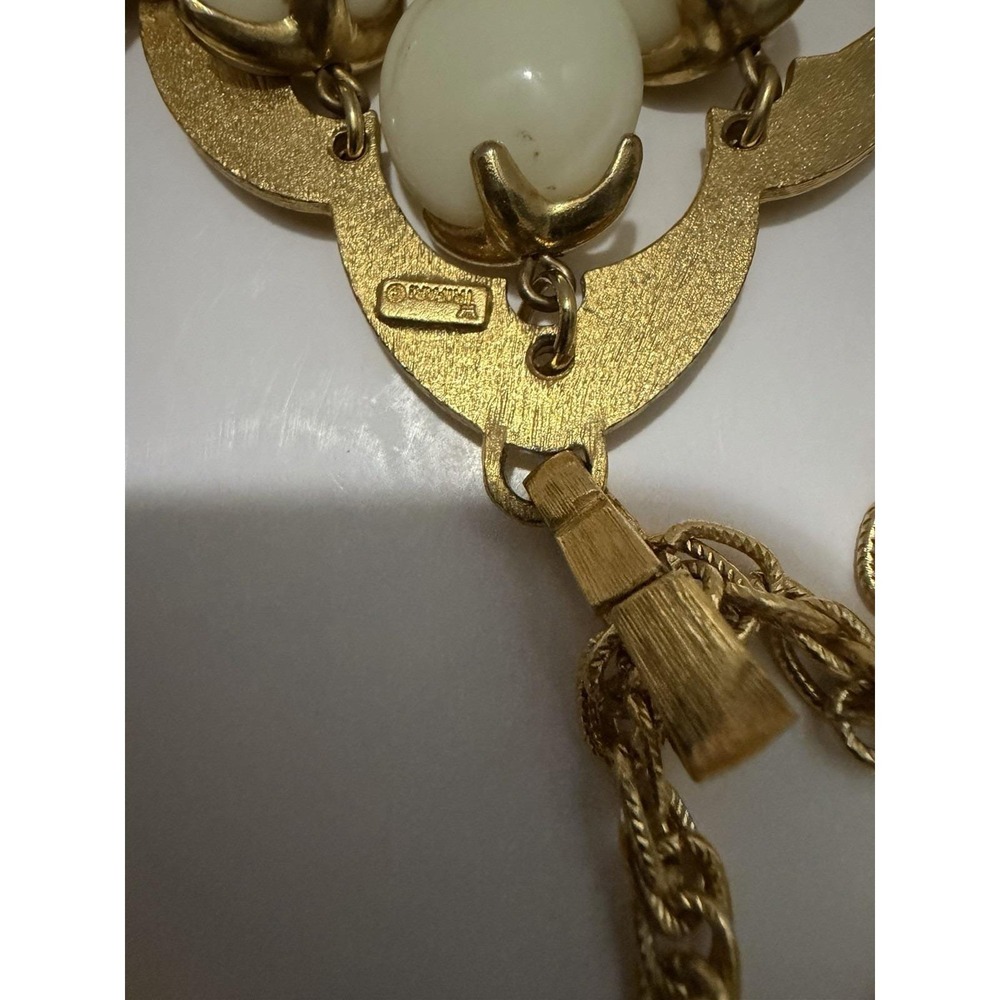 Vintage Crown Trifari Gold Tone White Cabochon Multi Strand Pendant Necklace - Picture 8 of 10